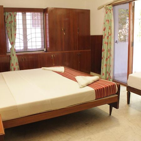 Bed and Breakfast Happy Planet Madrás Exterior foto