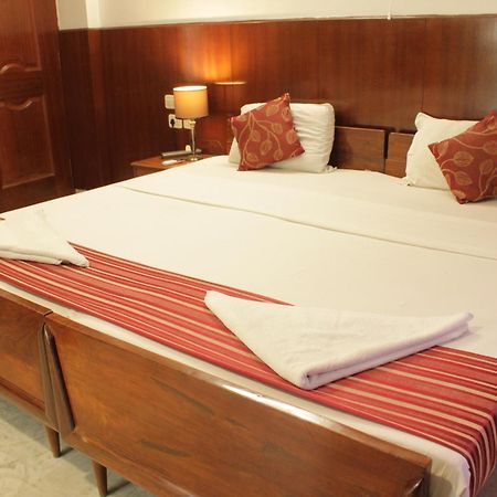 Bed and Breakfast Happy Planet Madrás Exterior foto