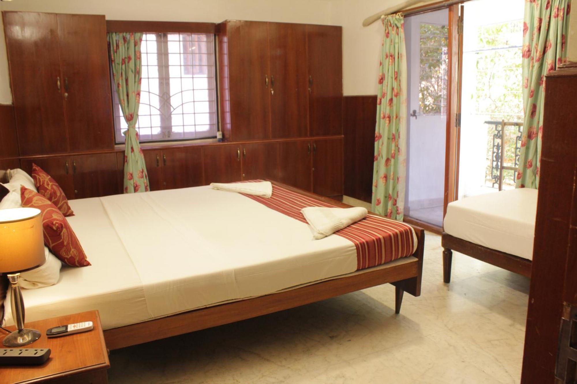 Bed and Breakfast Happy Planet Madrás Exterior foto