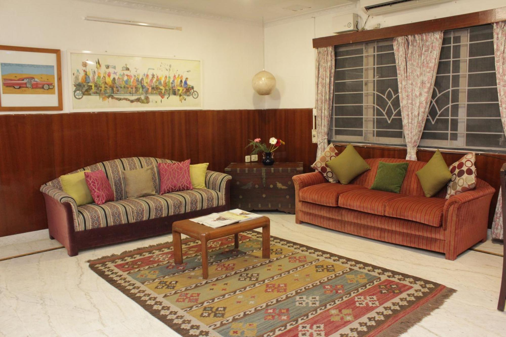 Bed and Breakfast Happy Planet Madrás Exterior foto
